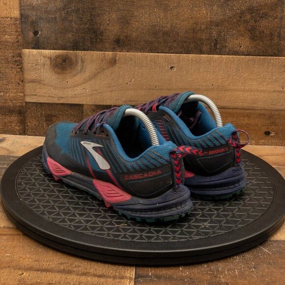 BROOKS CASCADIA 13 WOMENS ATHLETIC SHOES RUNNING WALKING GREEN PURPLE SIZE 9.5B - Picture 6 of 9